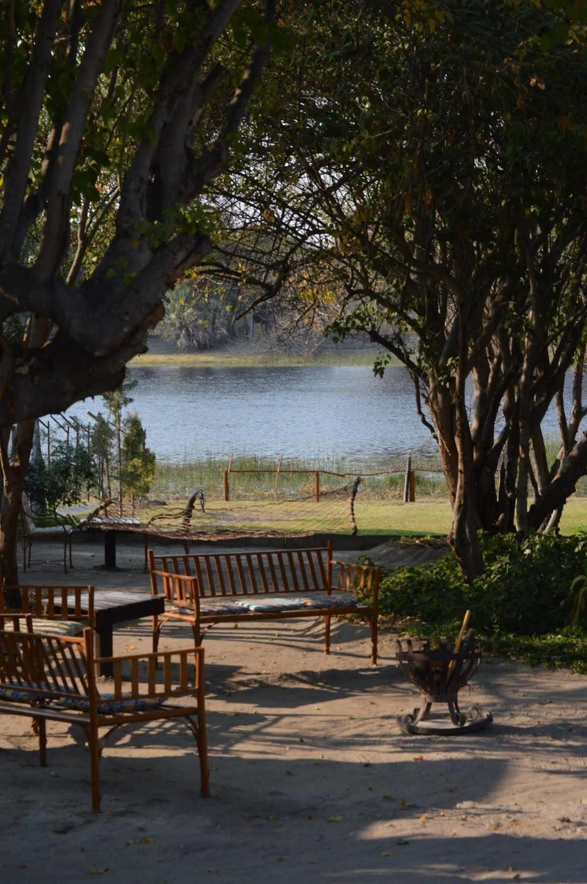 Hotel Motsebe Backpackers Maun Esterno foto